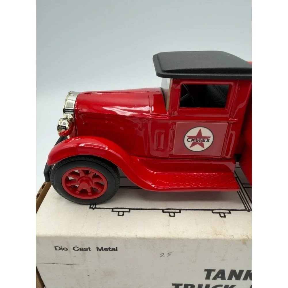 American Classics ERTL Caltex 1930's Tanker Truck Coin Bank Lock+Key GB-4086 RED